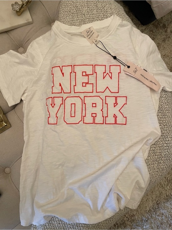 5a7 Tops - New York Embroidered White Short Sleeve Tee